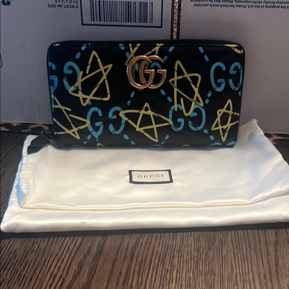Gucci Ghost Zip Wallet